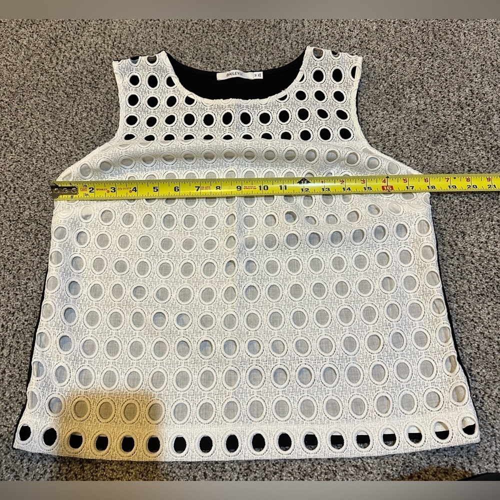 BAILEY 44 Size M Ivory Black Crochet Macrame Crop Top R $98 - Picture 8 of 9